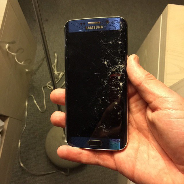 Điện thoại Samsung S6 Edge Plus bị xước màn hình