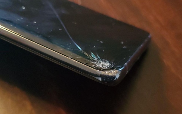 Màn hình điện thoại Samsung S9 Plus bị vỡ