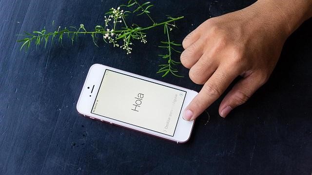 Khởi động lại iPhone giúp khắc phục tình trạng iPhone bị mất sóng