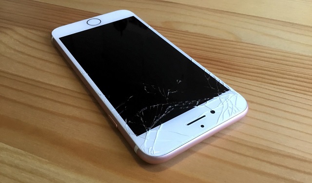 iPhone bị rơi vỡ
