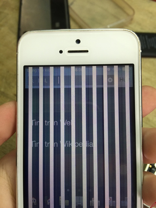Tại sao màn hình iPhone bị sọc?