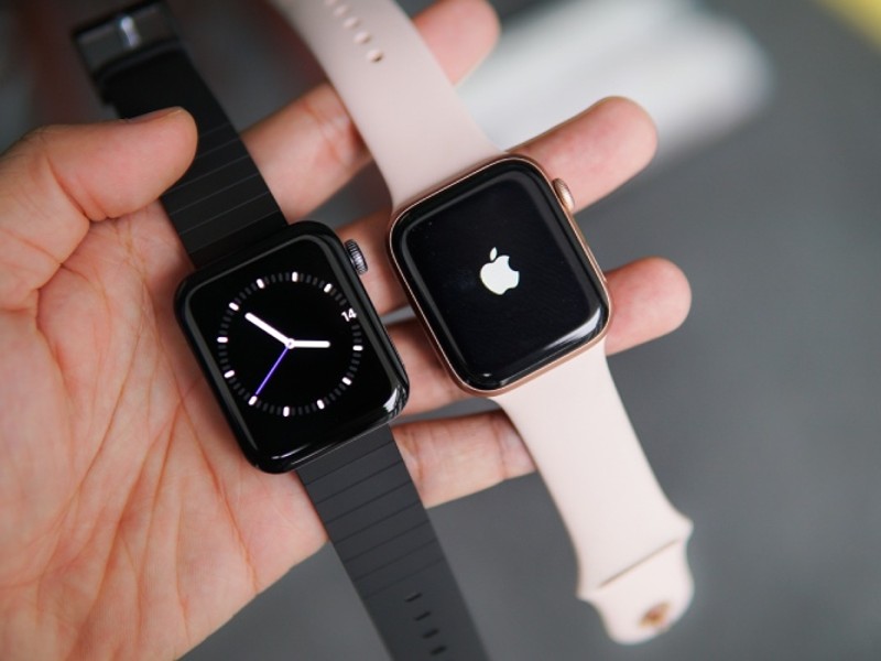 Đồng hồ Apple Watch bị treo táo
