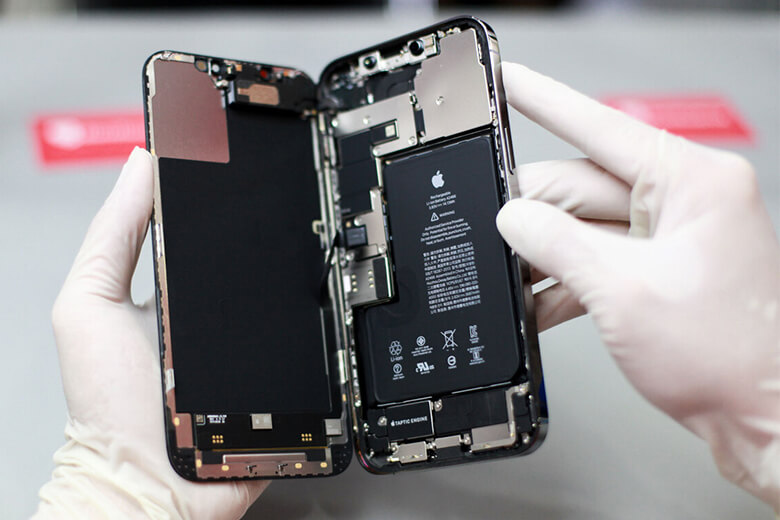 Thay pin Iphone 12 Pro max chính hãng ở đâu uy tín, chất lượng?